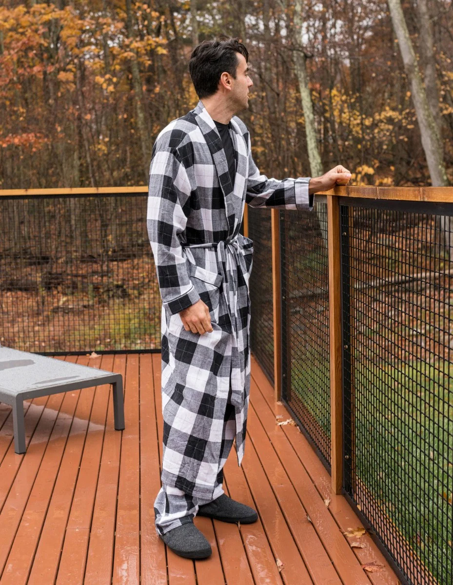 Men's Plaid Flannel Robe - Image 6