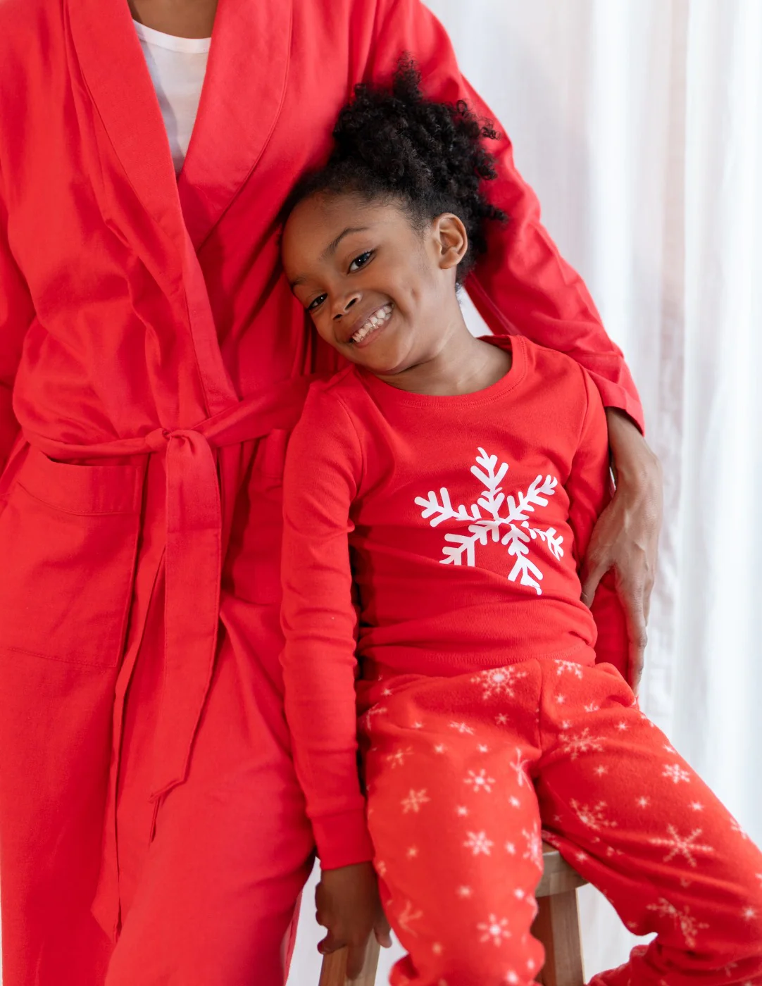 Kids Cotton Top & Fleece Pants White Snowflake Pajamas - Image 3