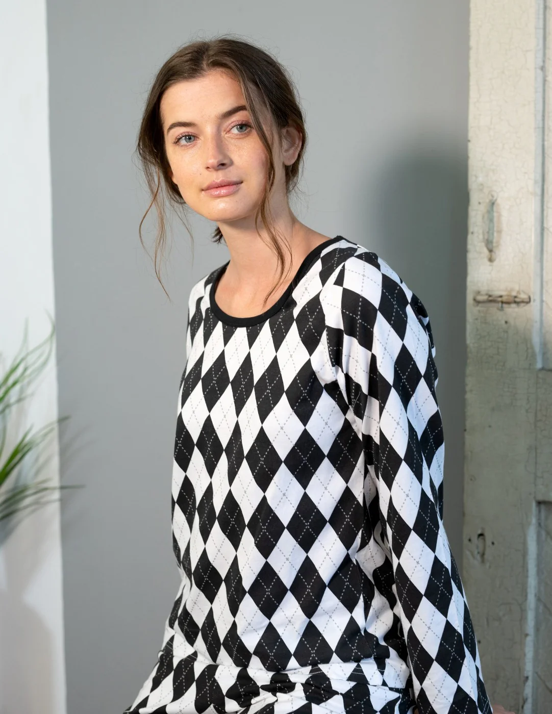 Women's Loose Fit Argyle Print Pajamas - Image 4